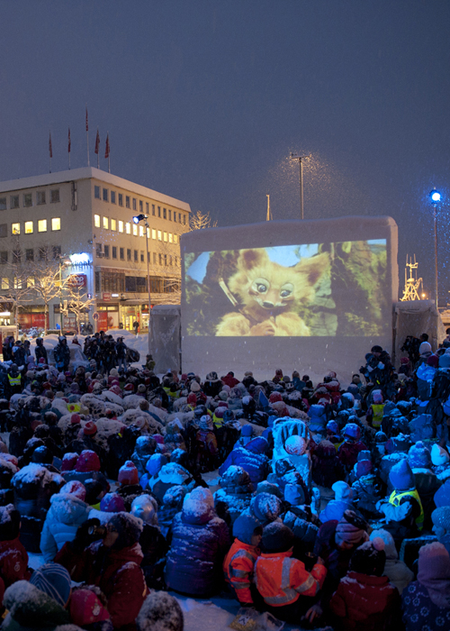 Filmvisning på torget i Tromsø under TIFF
