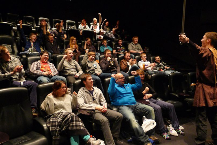 Publikum er klare for Ringenes Herre på Fokus kino i Tromsø på Den store kinodagen.