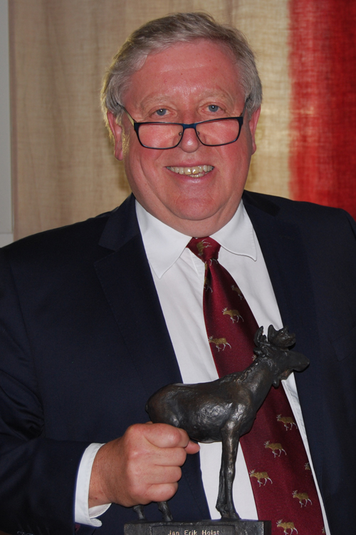 Jan Erik Holst mottok Aamot-statuetten under Film & Kinos landsmøte 2. juni 2014. Foto: Film & Kino